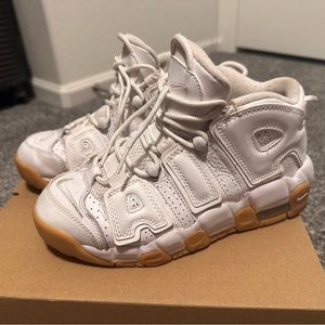 Nike uptempo 2016 white gum sneakers